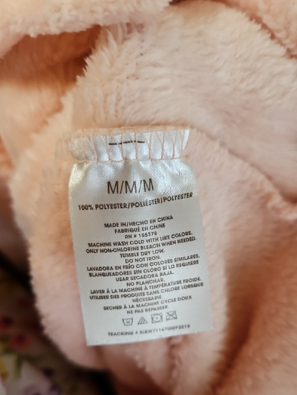 Isotoner Pink Robe Size Medium - Picture 9 of 9
